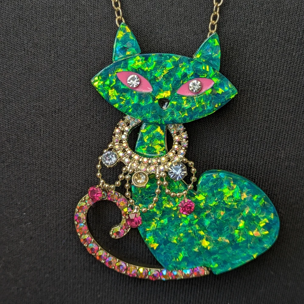 Green Cat Pendant Necklace